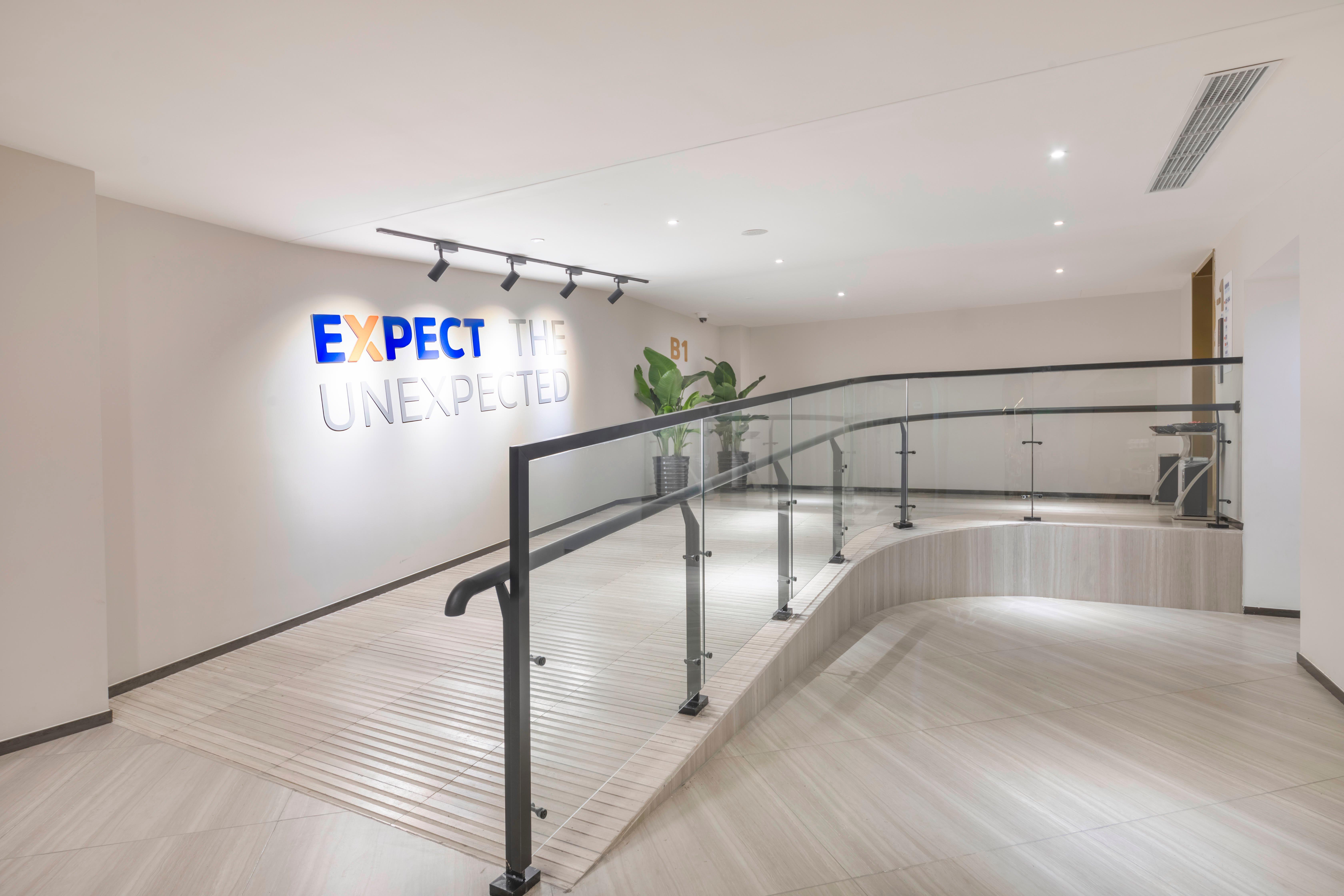 Holiday Inn Express Shanghai Gubei By Ihg Buitenkant foto